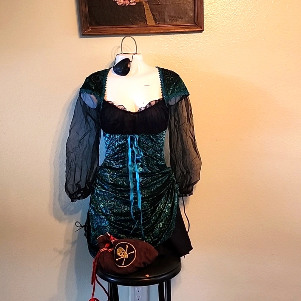 SZ M Lady Pirate costume